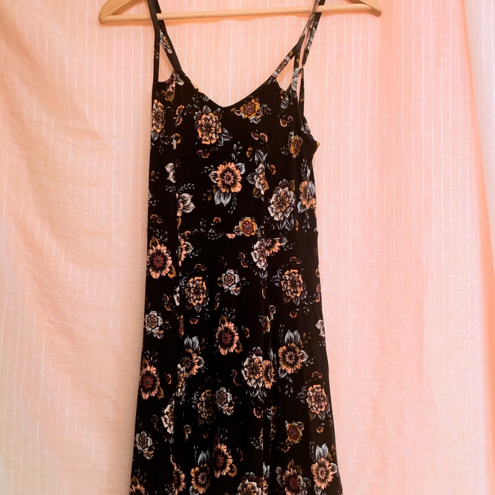 Juniors Mudd Black Flower Dress - Picture 2 of 7
